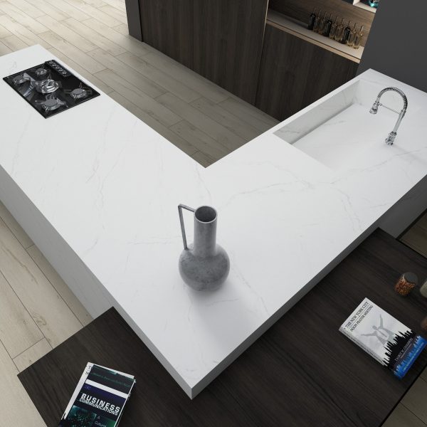 Calacatta Royale OQ86 Countertop, Part of: ONE Quartz Surfaces®, Wall 