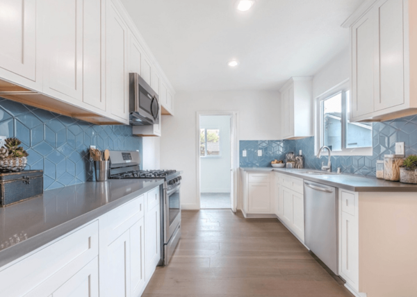 4.5″ Blue Bell Diamond Tile  
