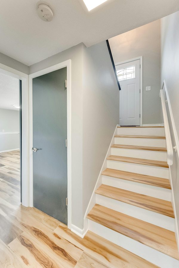 Huntington Hickory Cali Vinyl Stair Tread Flooring Accessories 
